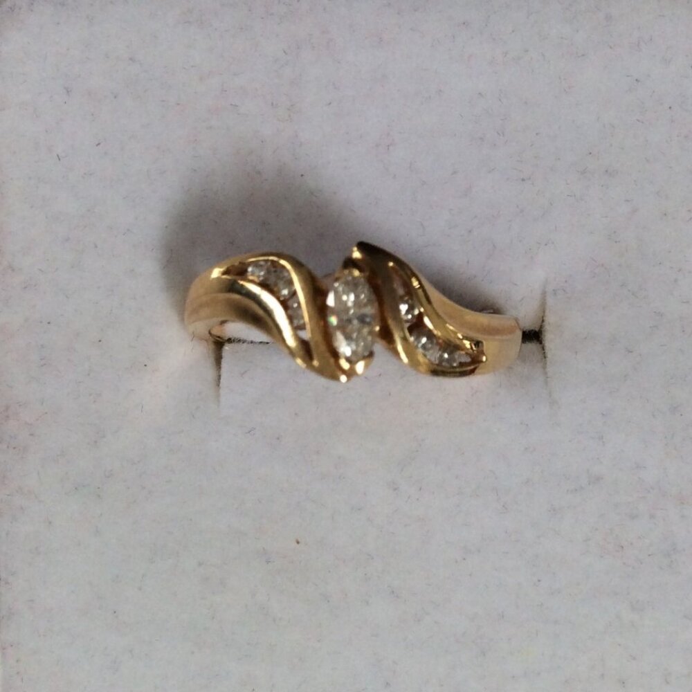 NWT STUNNING 14k GOLD & DIAMOND RING MSRP 1,895